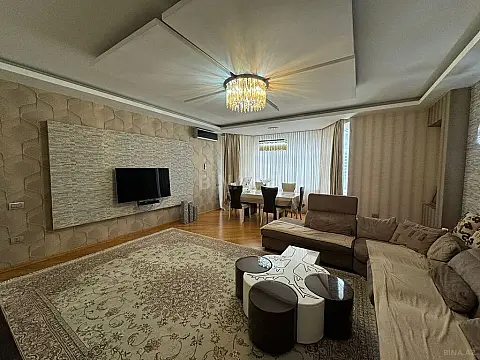 Satılır 3 otaqlı mənzil 188 m² — Bakı 3 otaq 188.00 m²