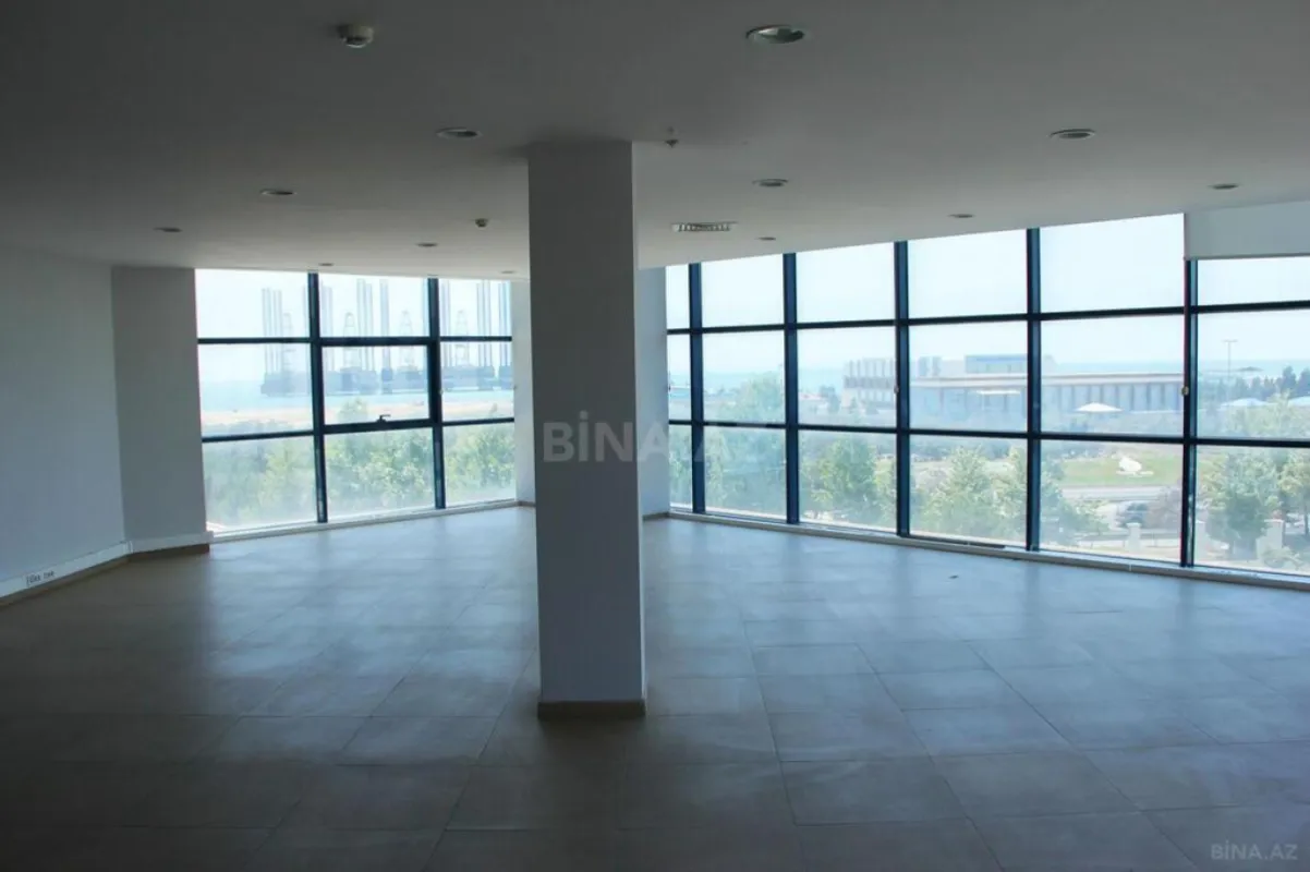 Kirayə verilir 17 otaqlı ofis 1000 m²