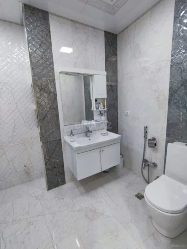 Satılır 3 otaqlı mənzil 130 m²