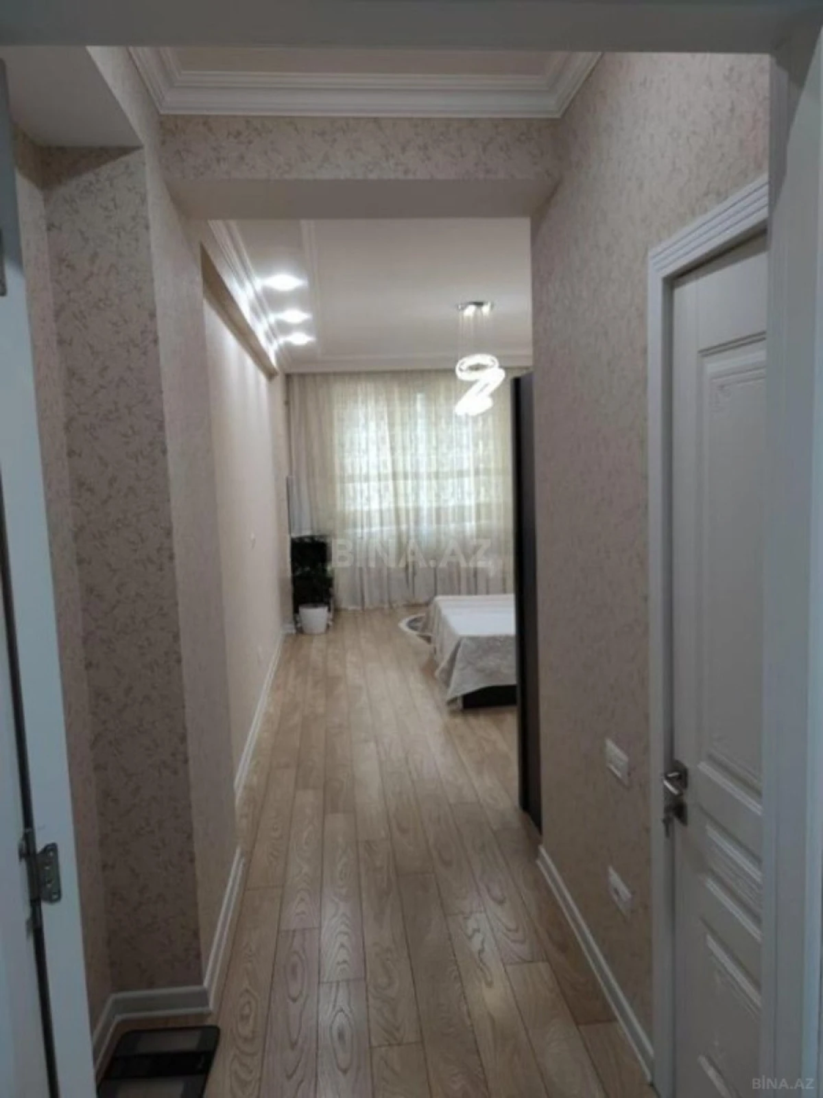 Satılır 3 otaqlı mənzil 130 m²