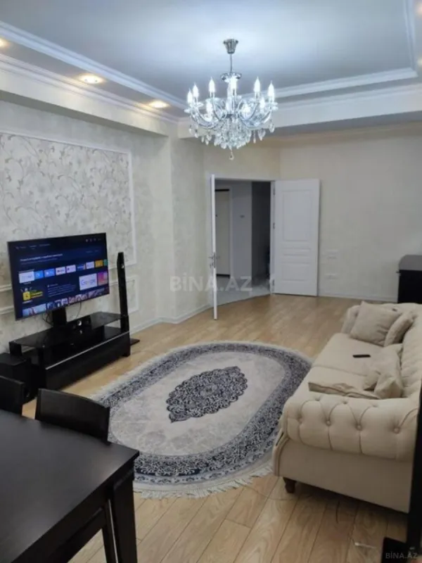 Satılır 3 otaqlı mənzil 130 m²