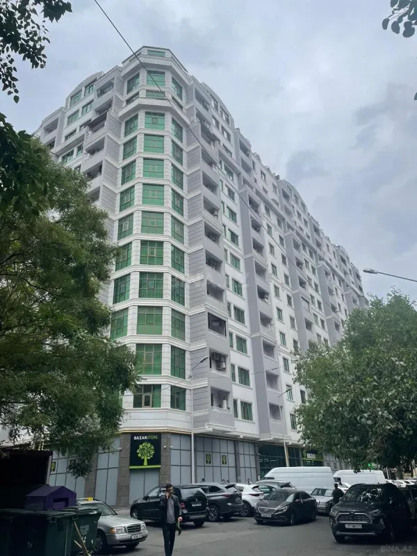 Satılır 3 otaqlı mənzil 130 m²