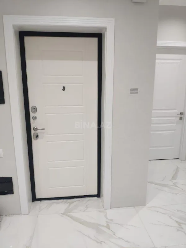 Satılır 3 otaqlı mənzil 130 m²