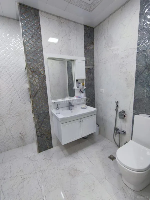 Satılır 3 otaqlı mənzil 130 m²