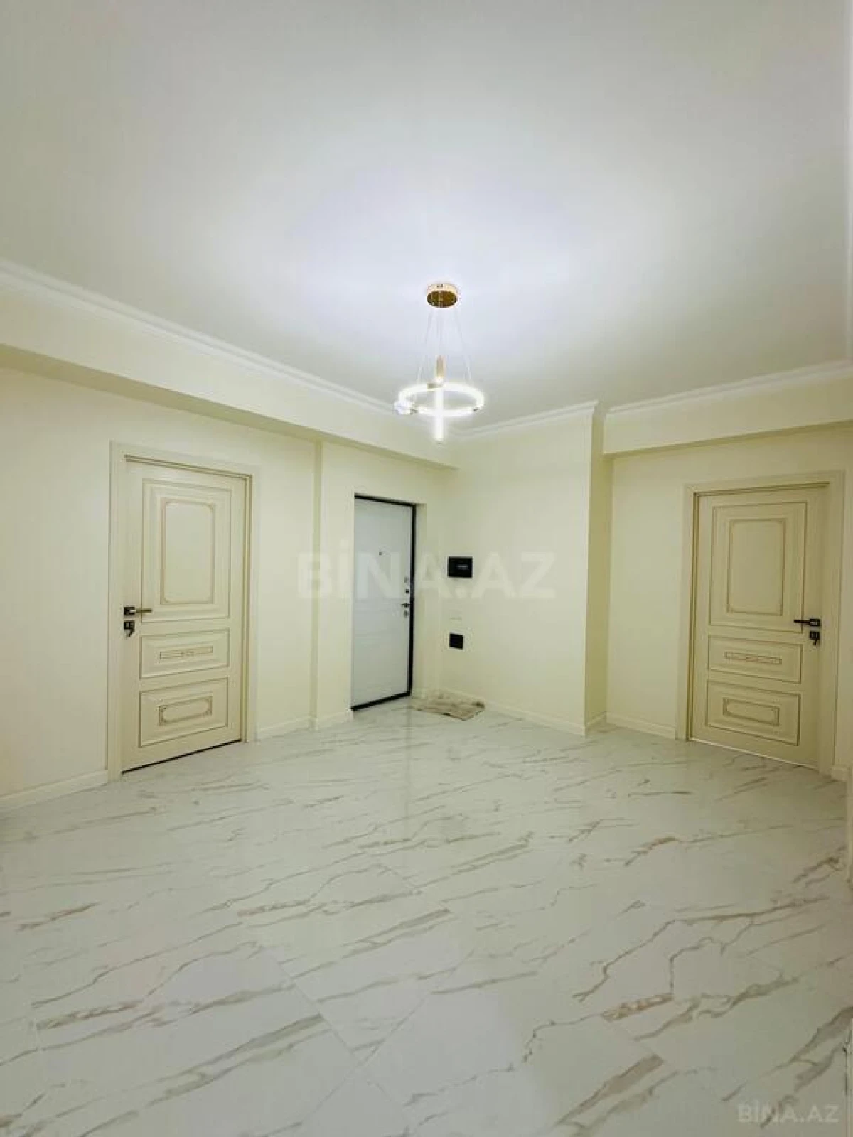 Satılır 3 otaqlı mənzil 134 m²