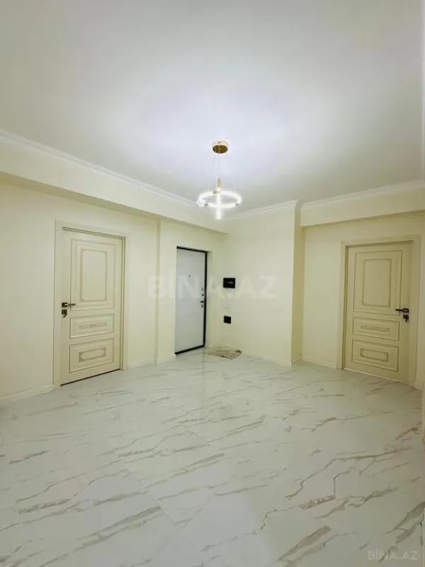 Satılır 3 otaqlı mənzil 134 m²