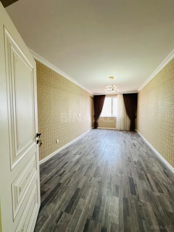 Satılır 3 otaqlı mənzil 134 m²