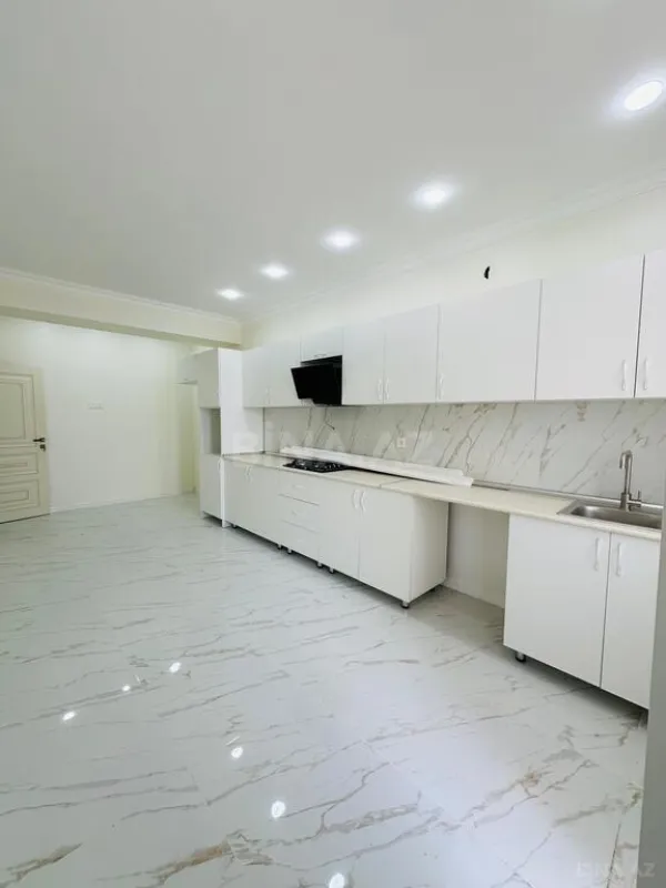 Satılır 3 otaqlı mənzil 134 m²