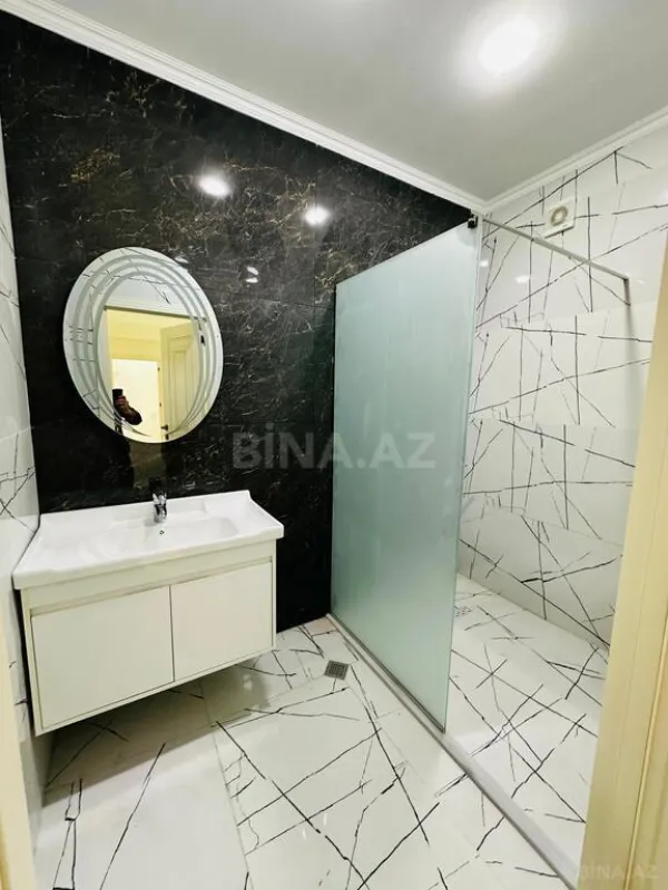 Satılır 3 otaqlı mənzil 134 m²
