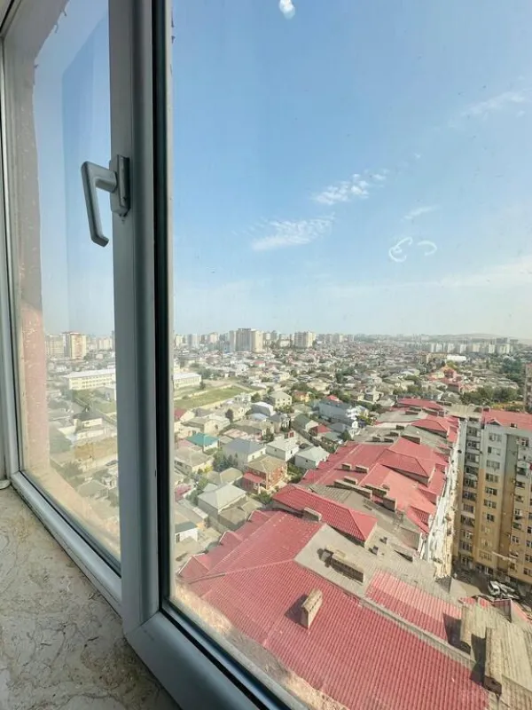 Satılır 3 otaqlı mənzil 134 m²