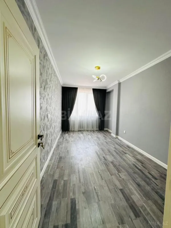 Satılır 3 otaqlı mənzil 134 m²