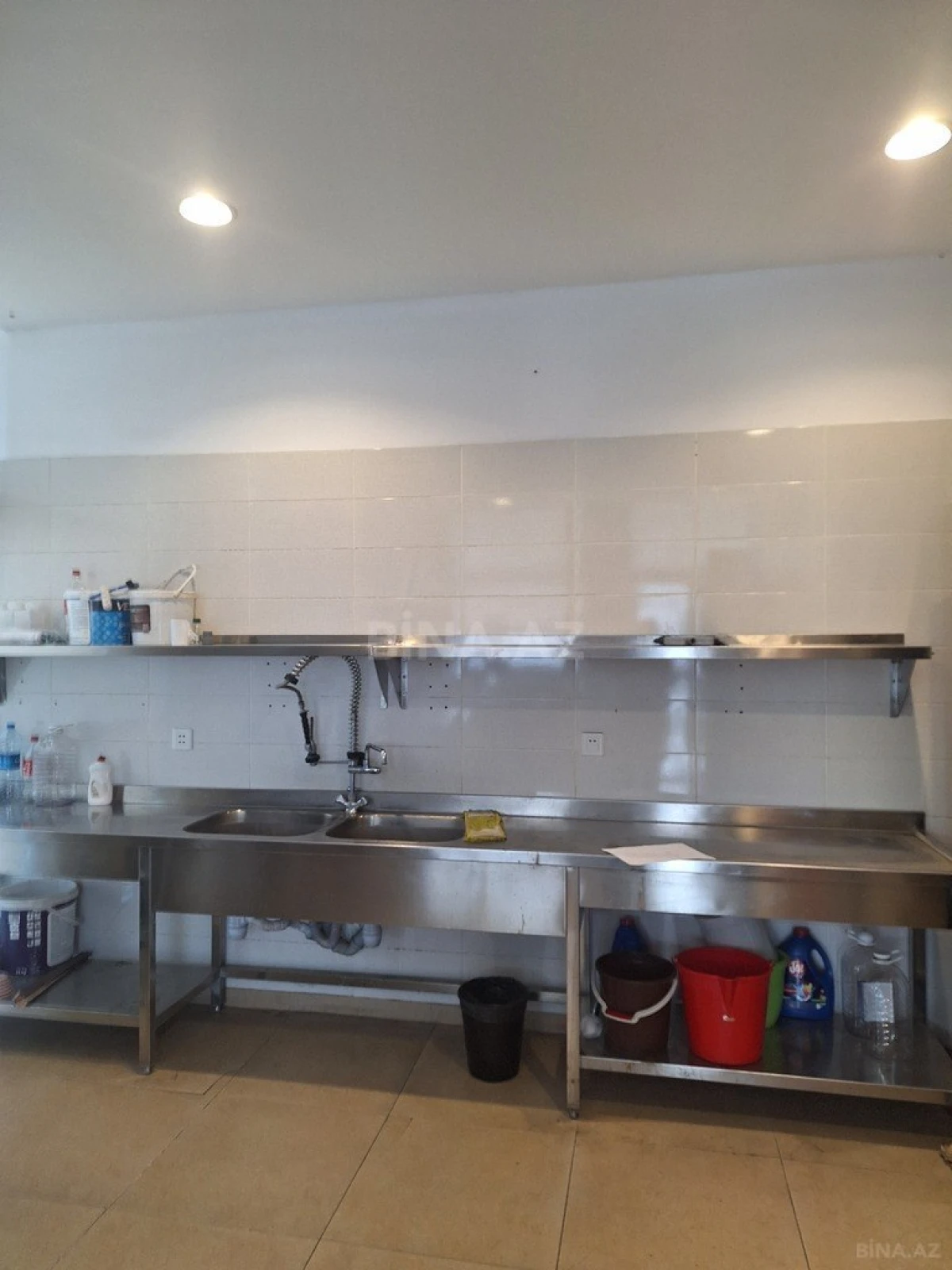 Kirayə verilir obyekt 200 m²