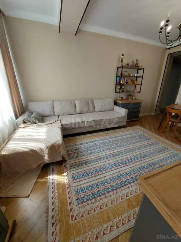 Satılır 4 otaqlı mənzil 100 m²