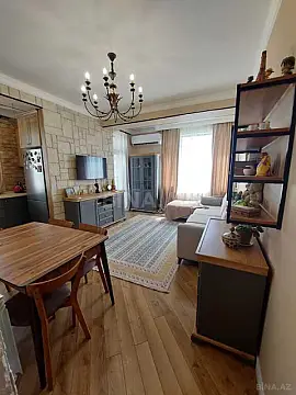 Satılır 4 otaqlı mənzil 100 m²