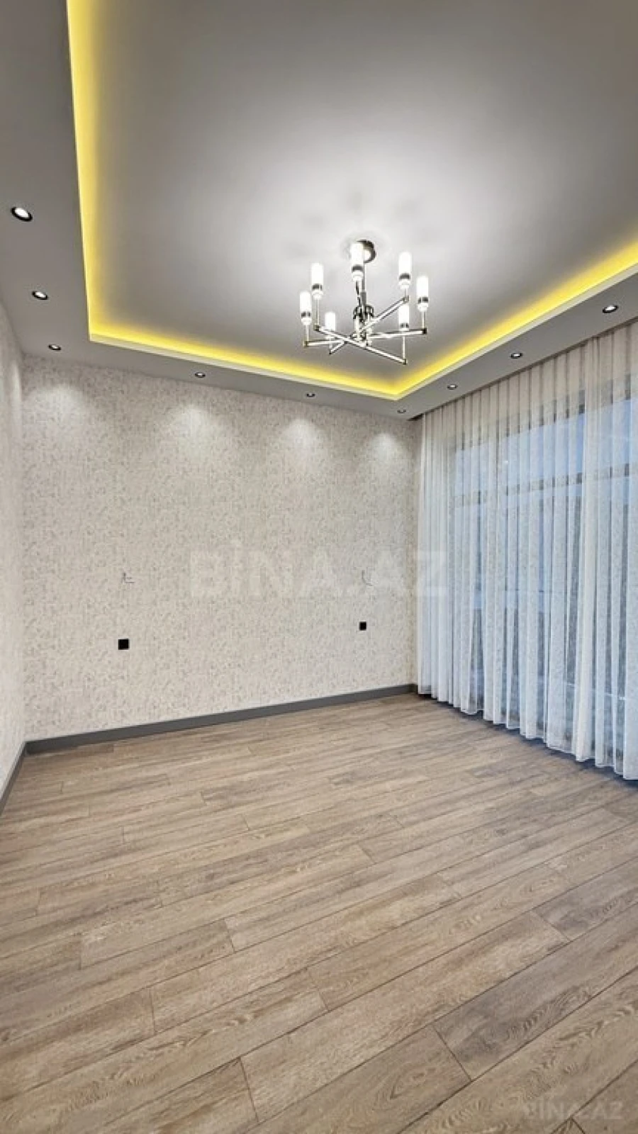 Satılır 5 otaqlı həyət evi 280 m²