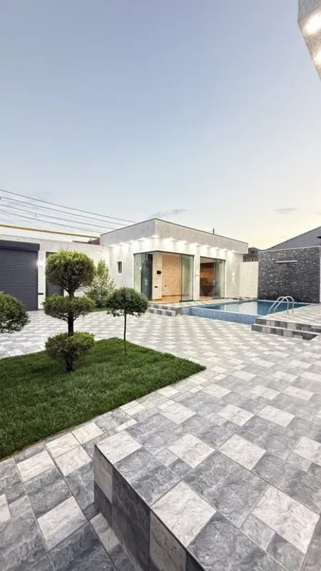 Satılır 5 otaqlı həyət evi 280 m²