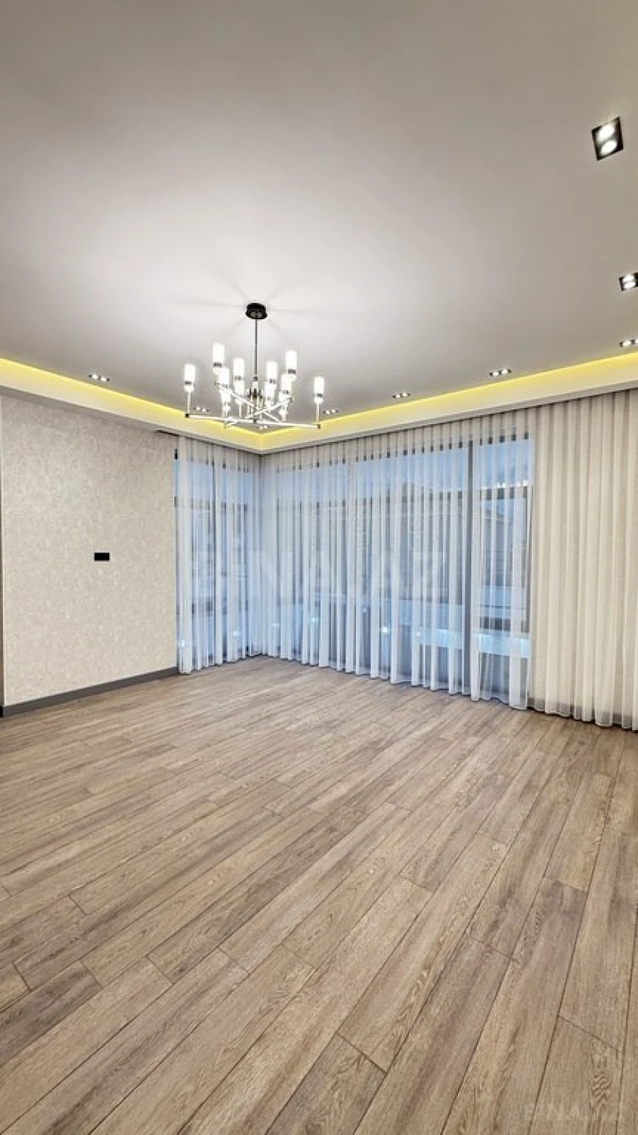 Satılır 5 otaqlı həyət evi 280 m²