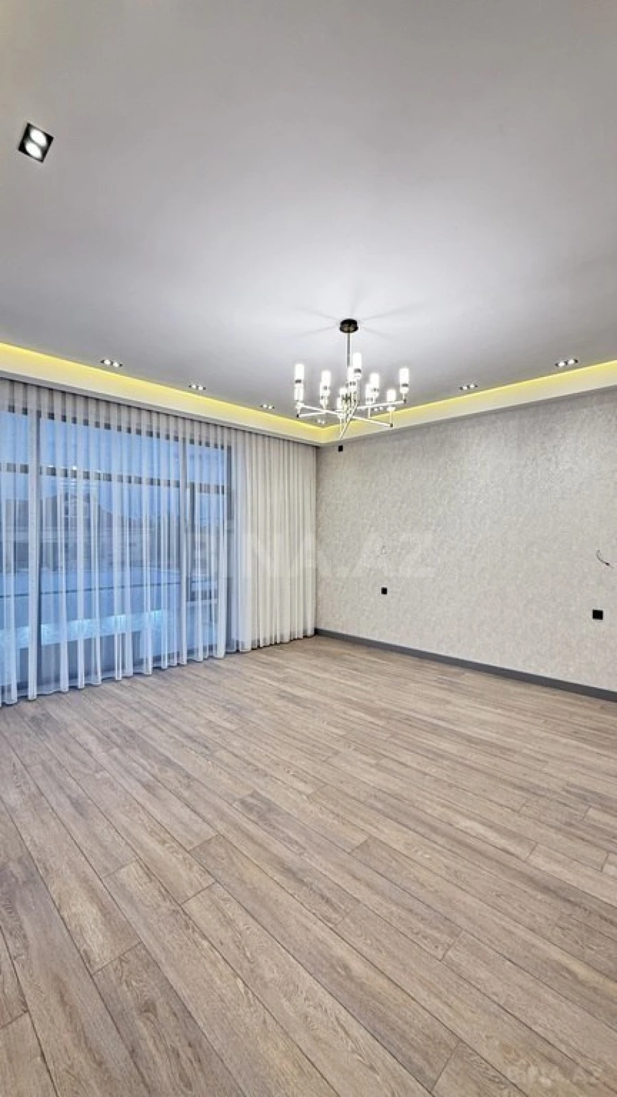 Satılır 5 otaqlı həyət evi 280 m²