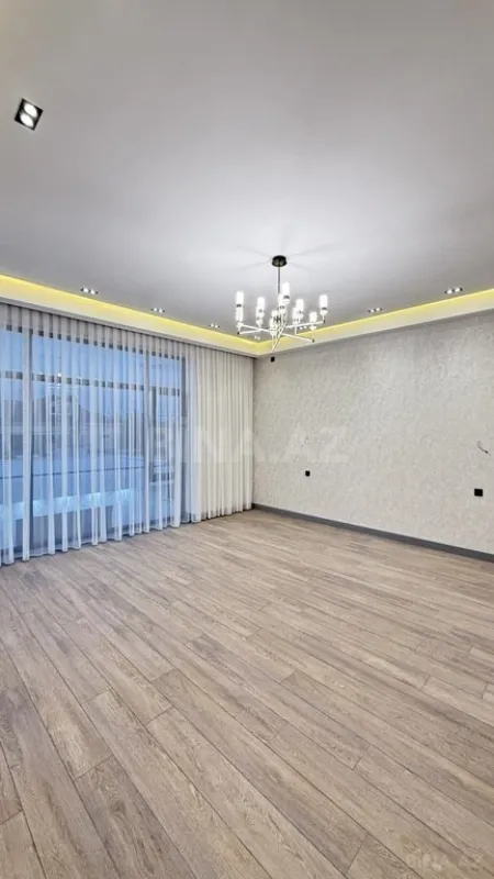Satılır 5 otaqlı həyət evi 280 m²