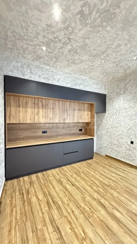 Satılır 5 otaqlı həyət evi 280 m²