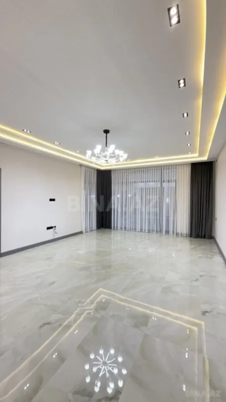 Satılır 5 otaqlı həyət evi 280 m²