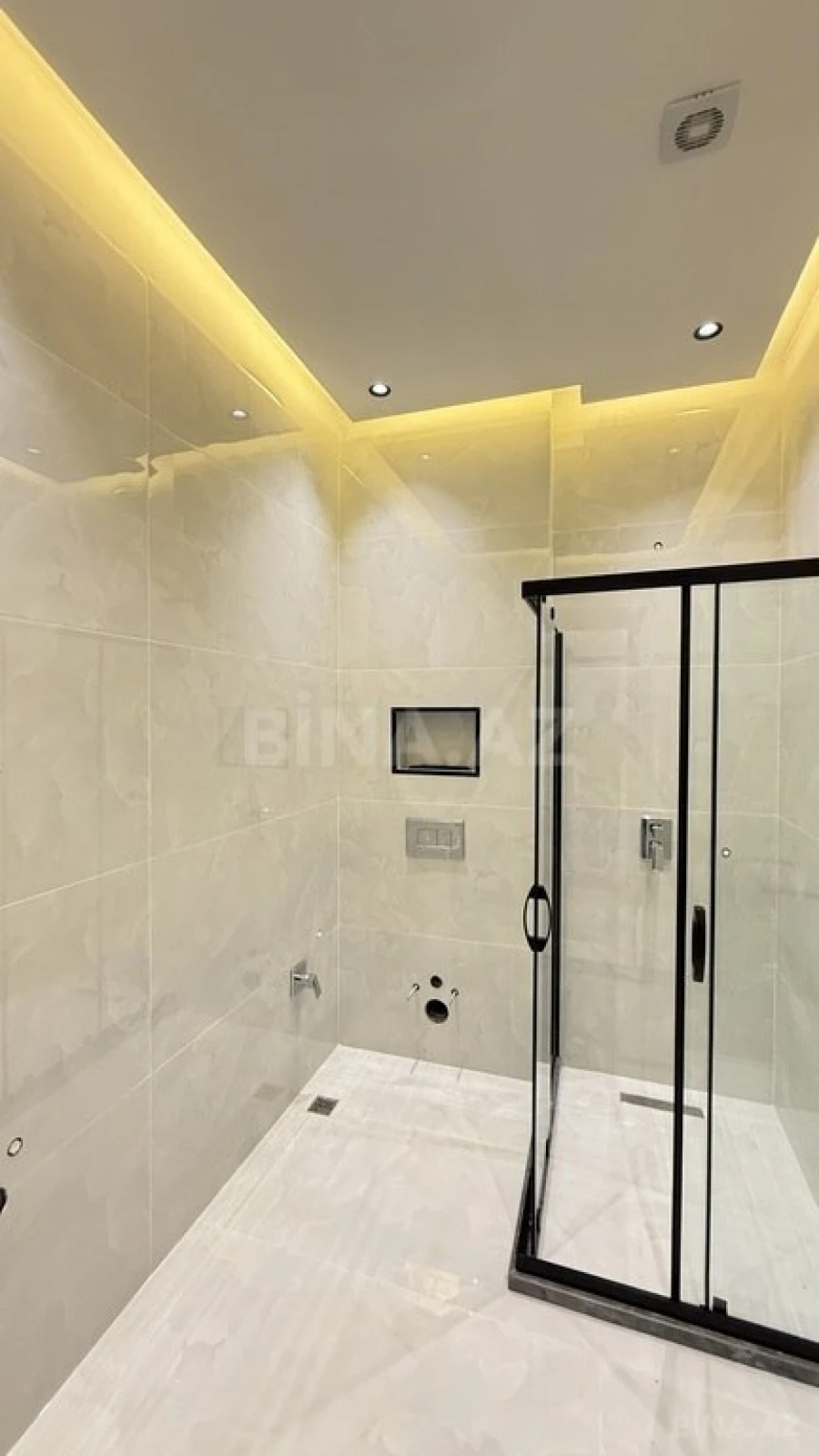 Satılır 5 otaqlı həyət evi 280 m²