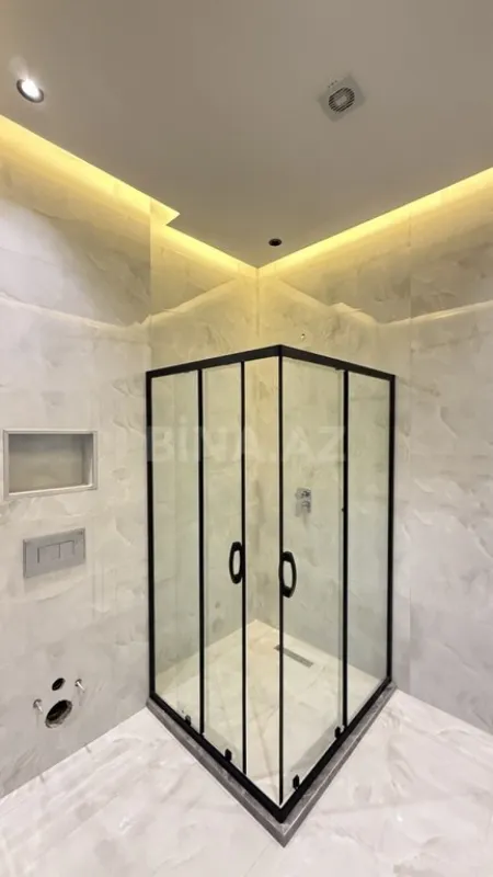 Satılır 5 otaqlı həyət evi 280 m²