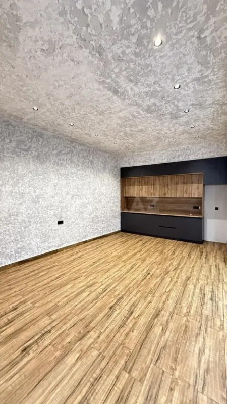 Satılır 5 otaqlı həyət evi 280 m²