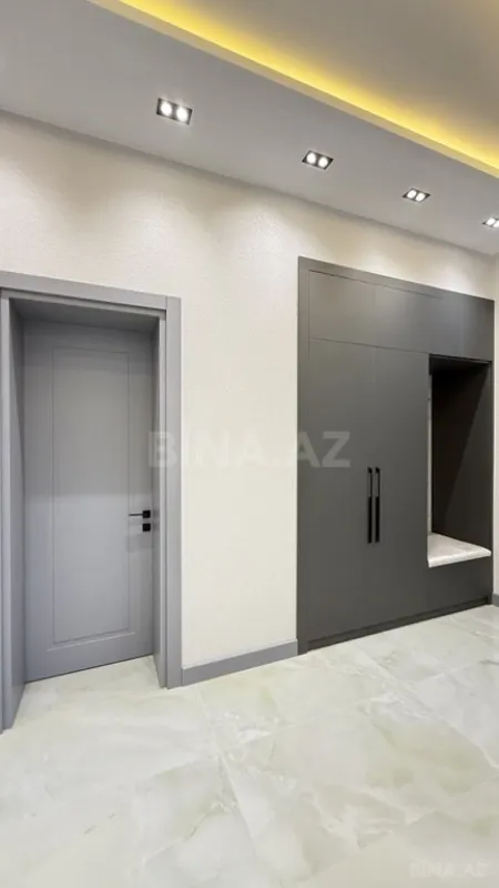 Satılır 5 otaqlı həyət evi 280 m²