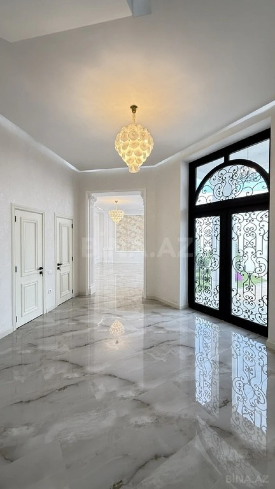 Satılır 5 otaqlı həyət evi 220 m²