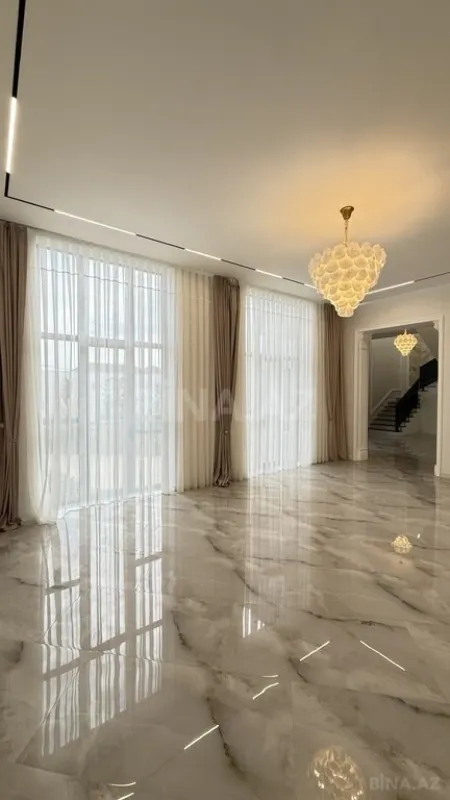 Satılır 5 otaqlı həyət evi 220 m²