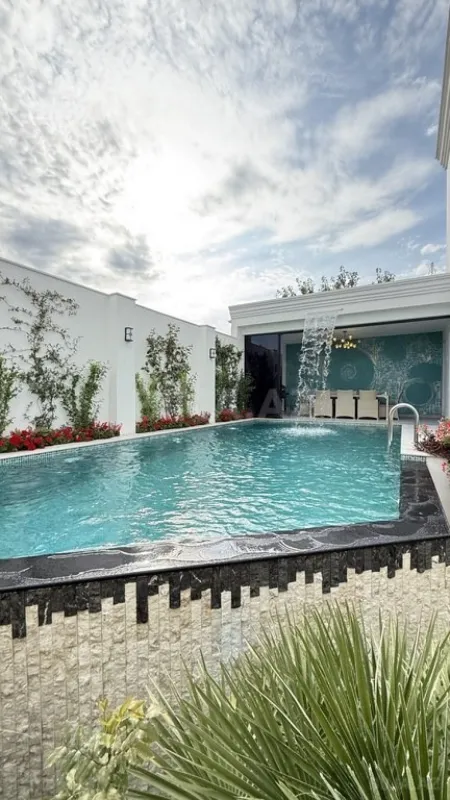 Satılır 5 otaqlı həyət evi 220 m²