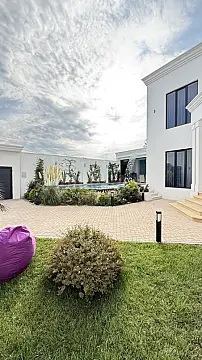 Satılır 5 otaqlı həyət evi 220 m²