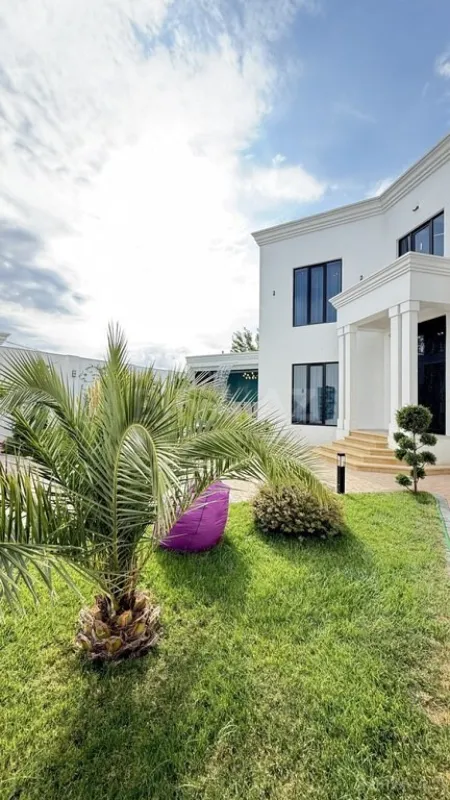 Satılır 5 otaqlı həyət evi 220 m²