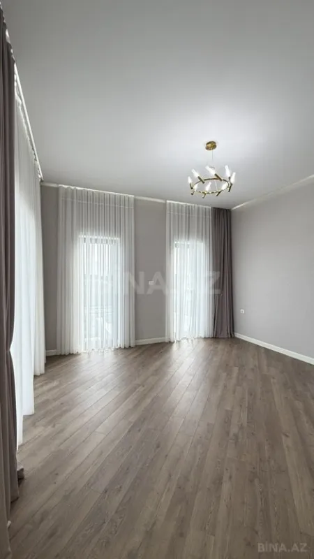 Satılır 5 otaqlı həyət evi 220 m²