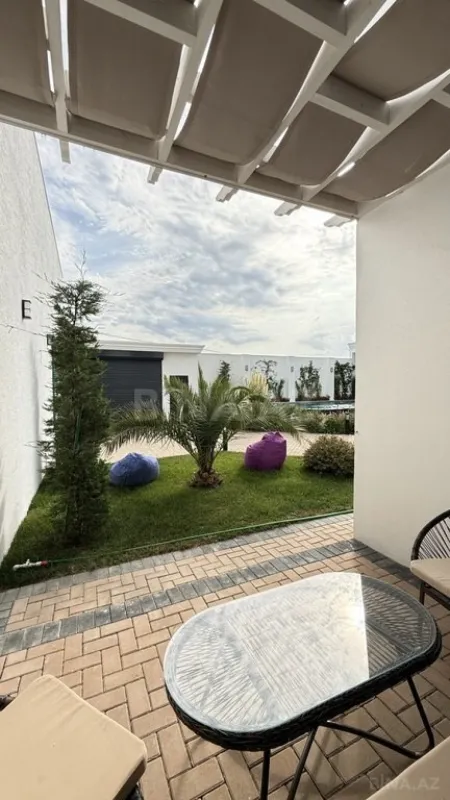 Satılır 5 otaqlı həyət evi 220 m²