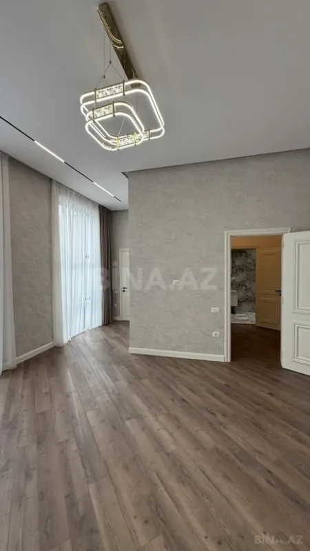 Satılır 5 otaqlı həyət evi 220 m²
