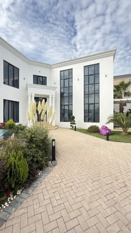 Satılır 5 otaqlı həyət evi 220 m²