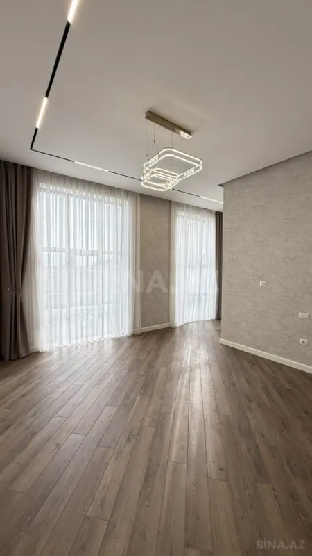 Satılır 5 otaqlı həyət evi 220 m²