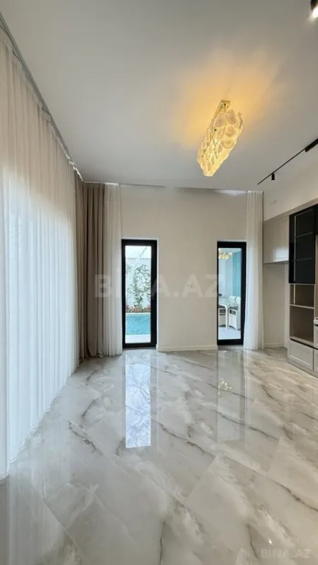 Satılır 5 otaqlı həyət evi 220 m²