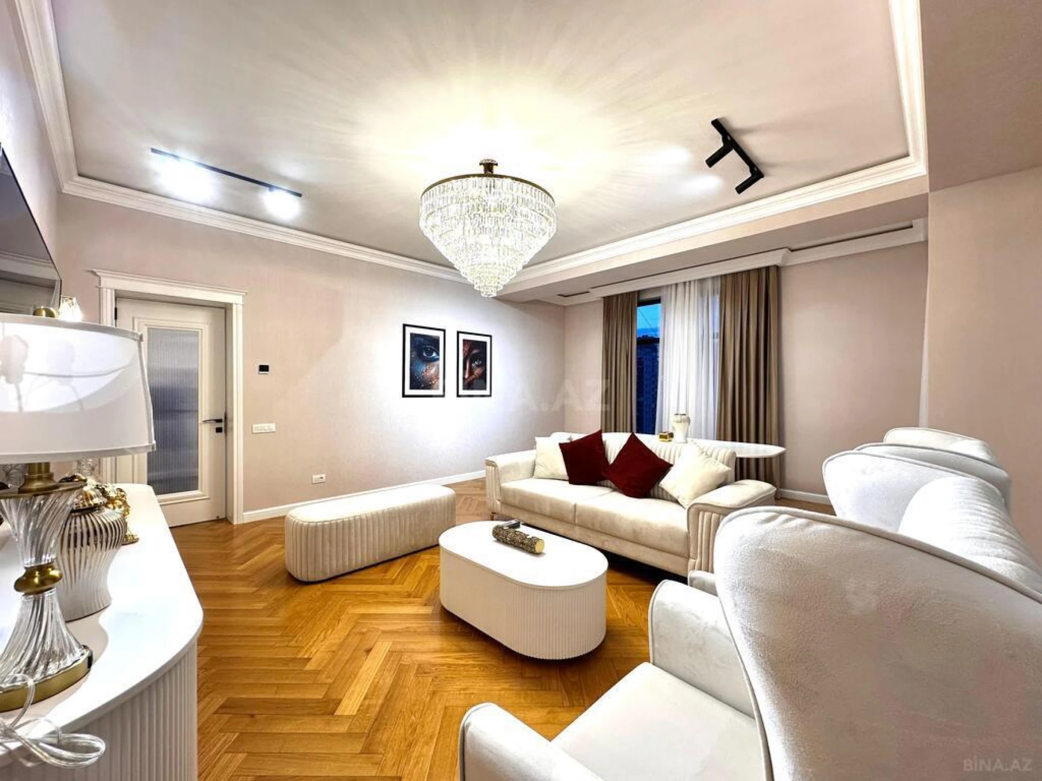 Satılır 3 otaqlı mənzil 150 m²