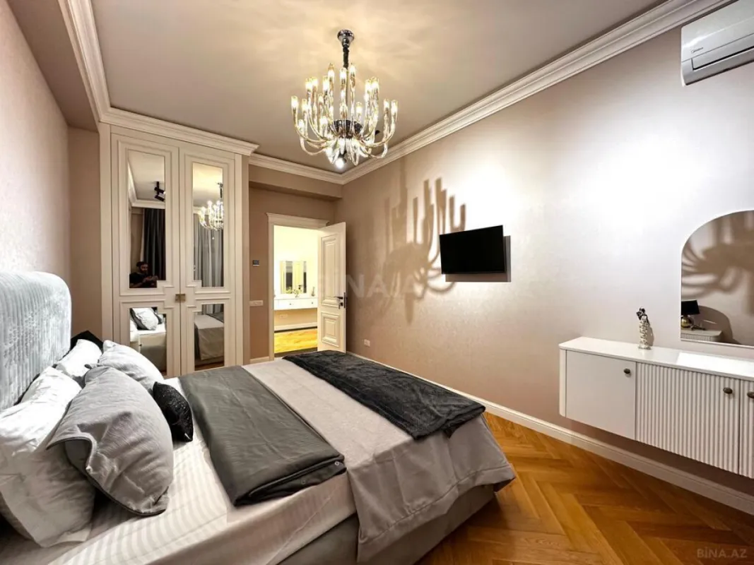 Satılır 3 otaqlı mənzil 150 m²