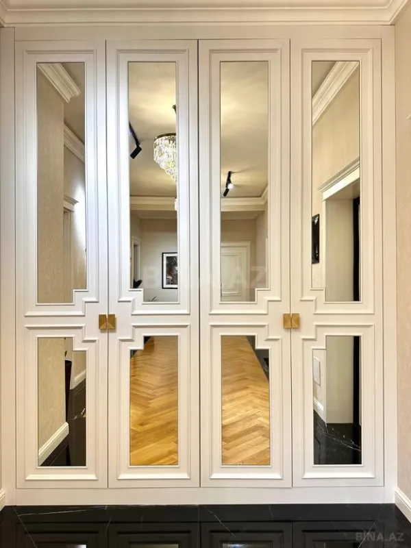 Satılır 3 otaqlı mənzil 150 m²