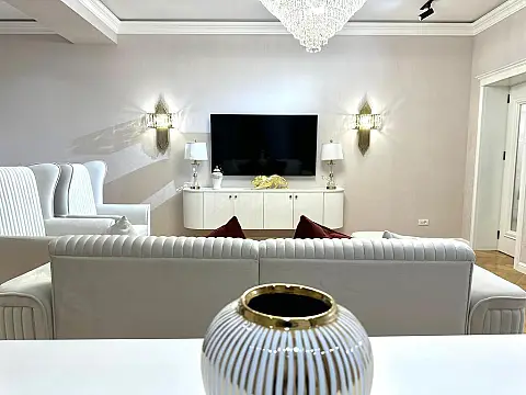 Satılır 3 otaqlı mənzil 150 m²