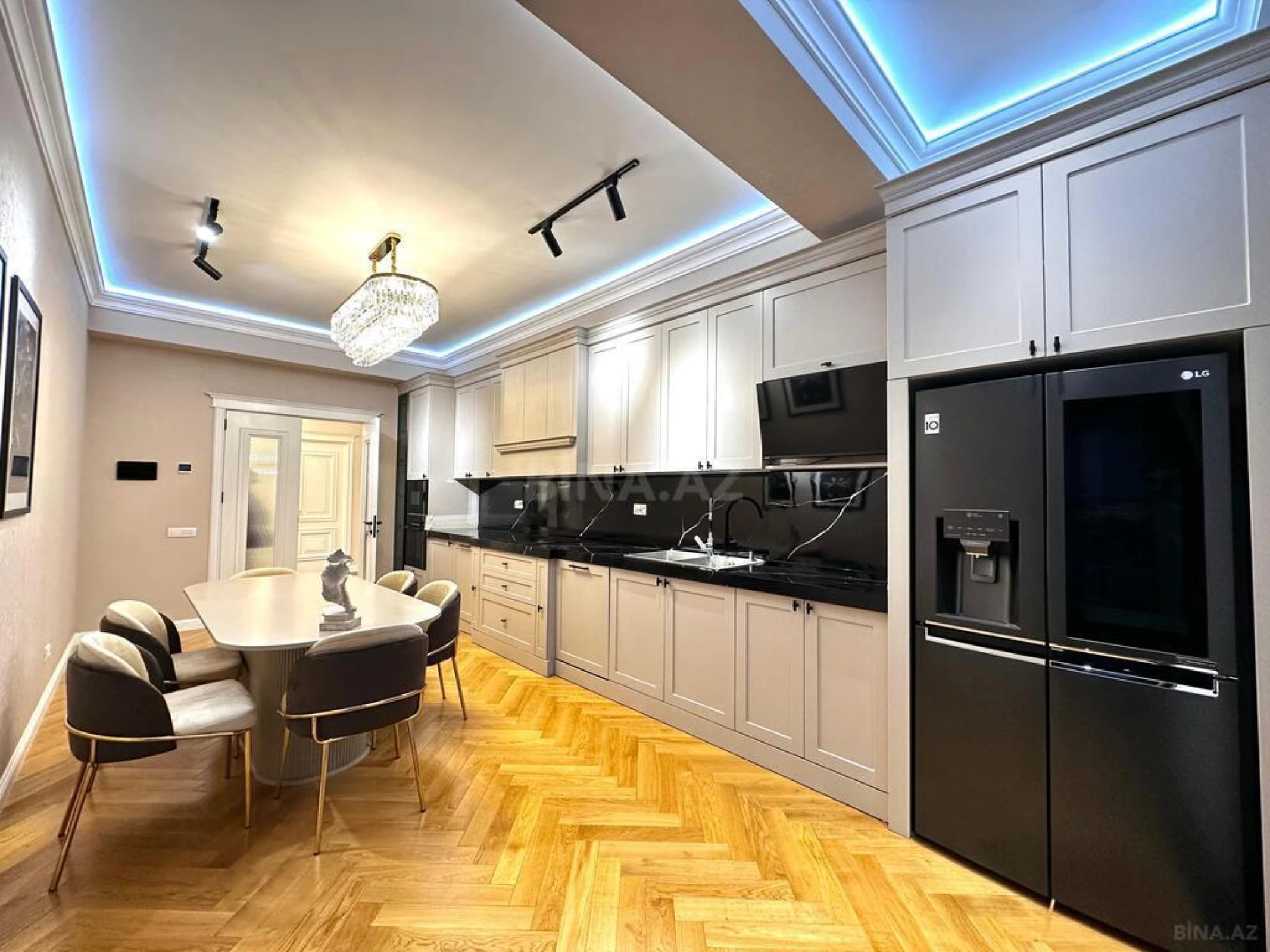 Satılır 3 otaqlı mənzil 150 m²