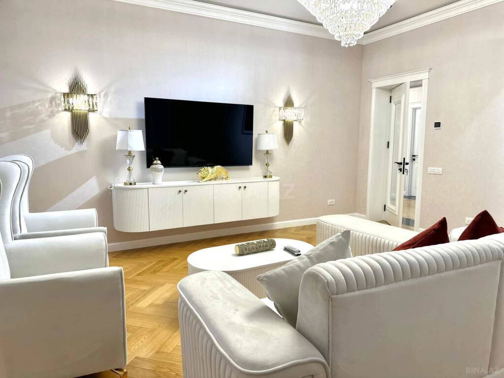 Satılır 3 otaqlı mənzil 150 m²