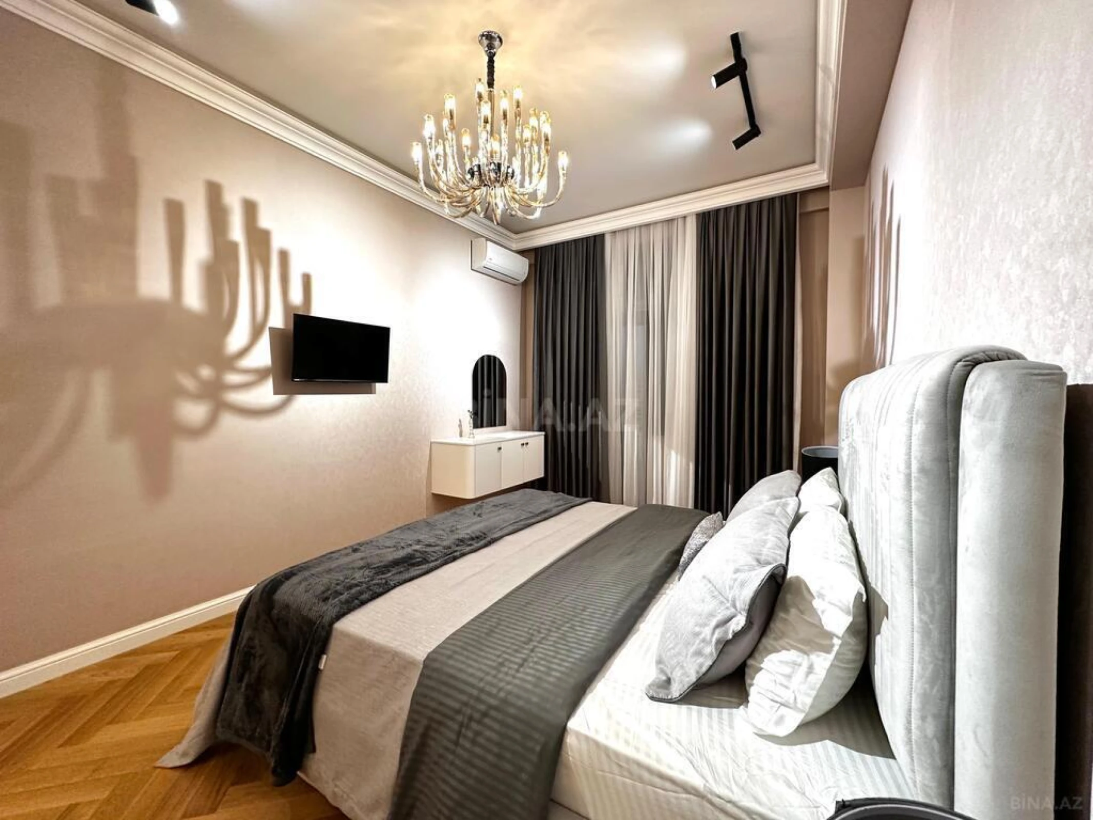 Satılır 3 otaqlı mənzil 150 m²