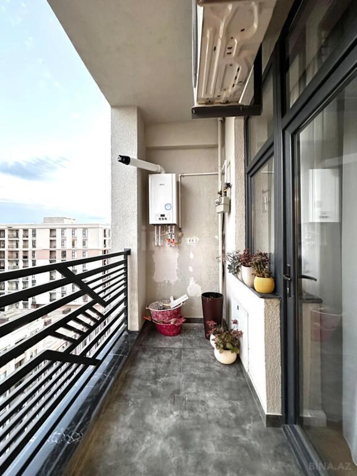 Satılır 3 otaqlı mənzil 150 m²