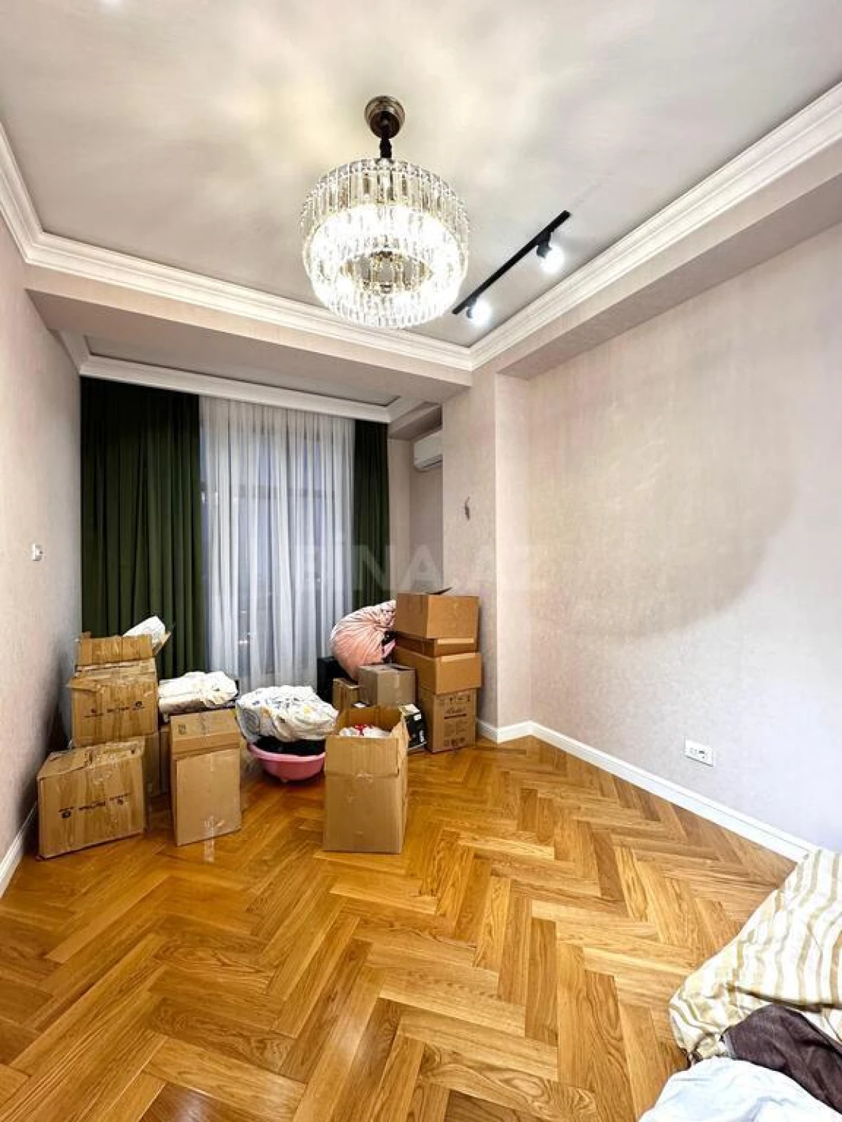 Satılır 3 otaqlı mənzil 150 m²