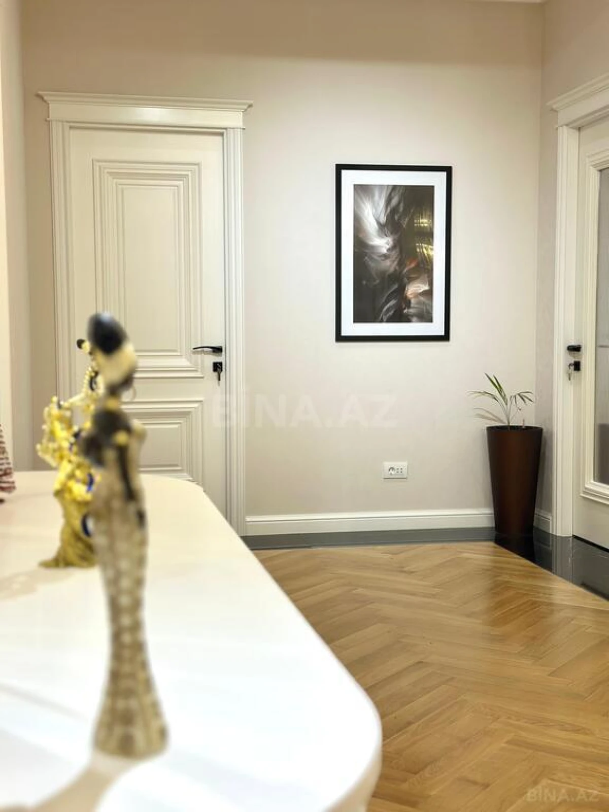 Satılır 3 otaqlı mənzil 150 m²